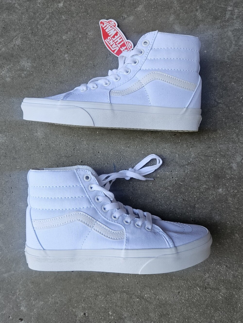NWT Unisex Vans Sneakers - White